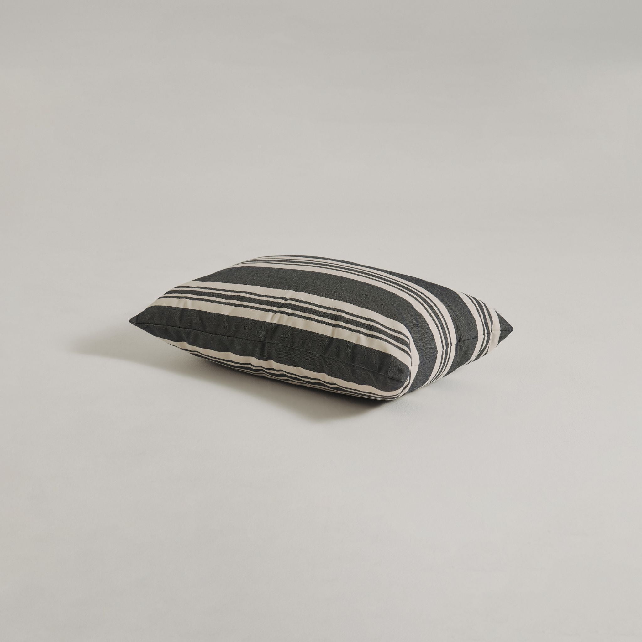 Outdoor-Kissen 40x60 - Navy gestreift