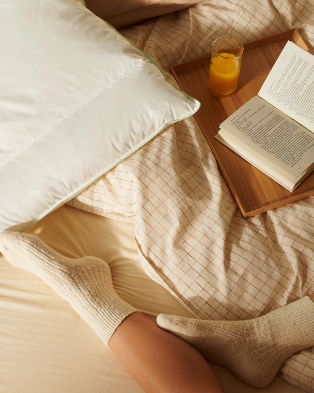 Nachhaltiger Komfort: Warum Nordic Sleep by Fossflakes Daunenkissen übertrifft