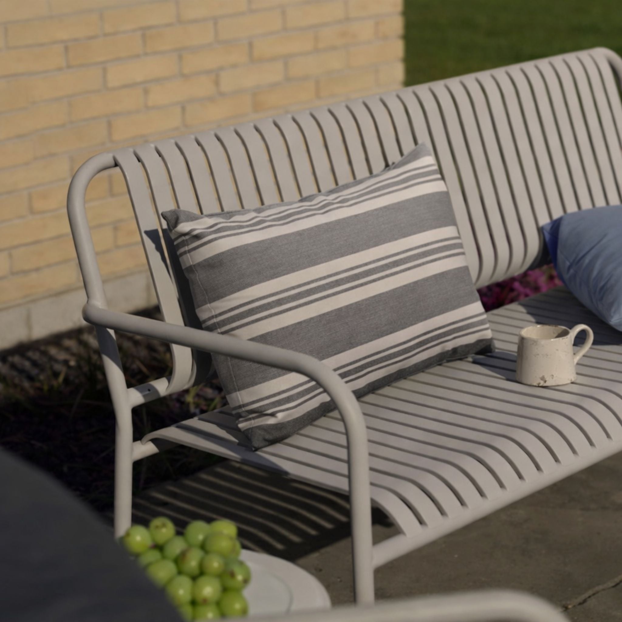 Outdoor-Kissen 40x60 - Grau gestreift