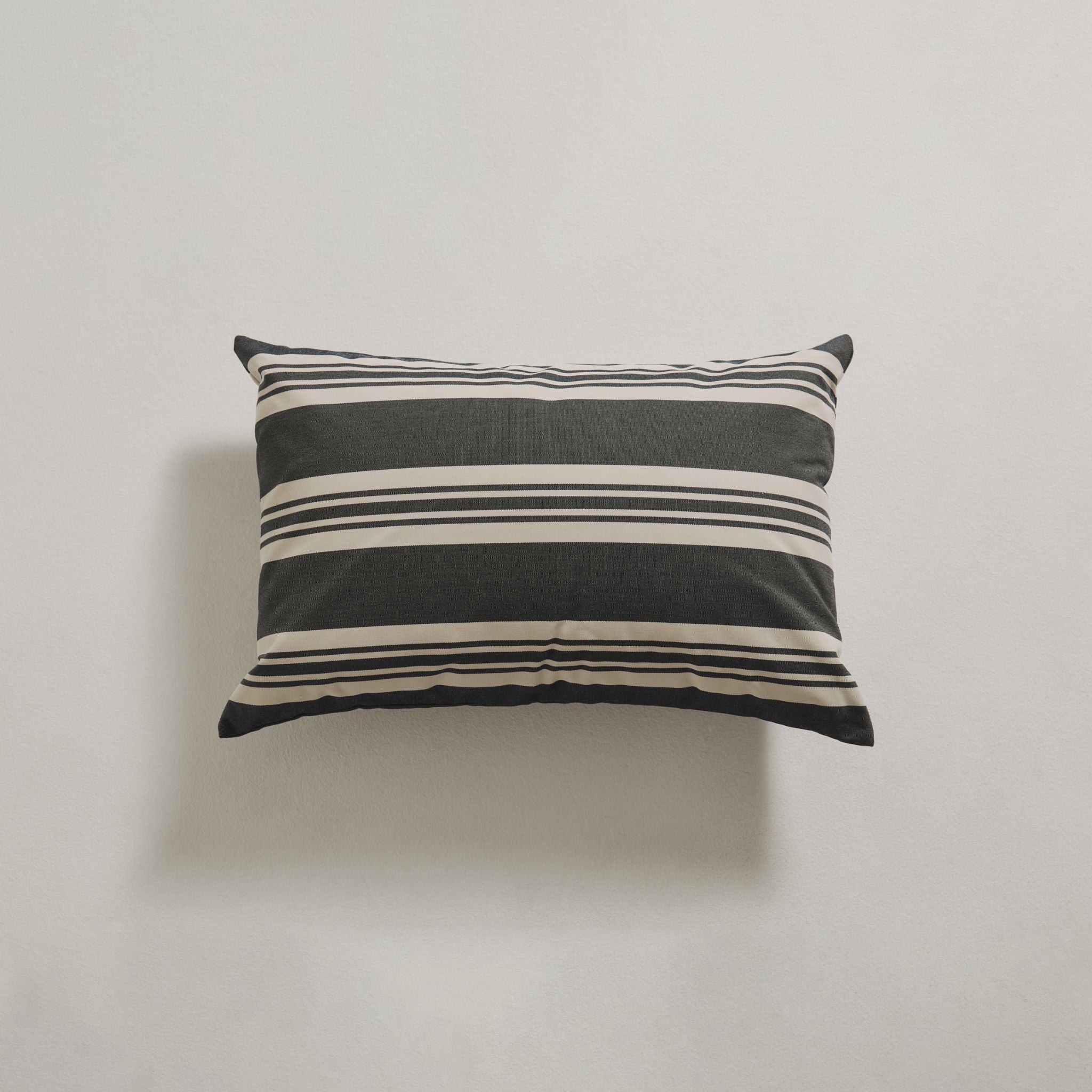 Outdoor-Kissen 40x60 - Navy gestreift