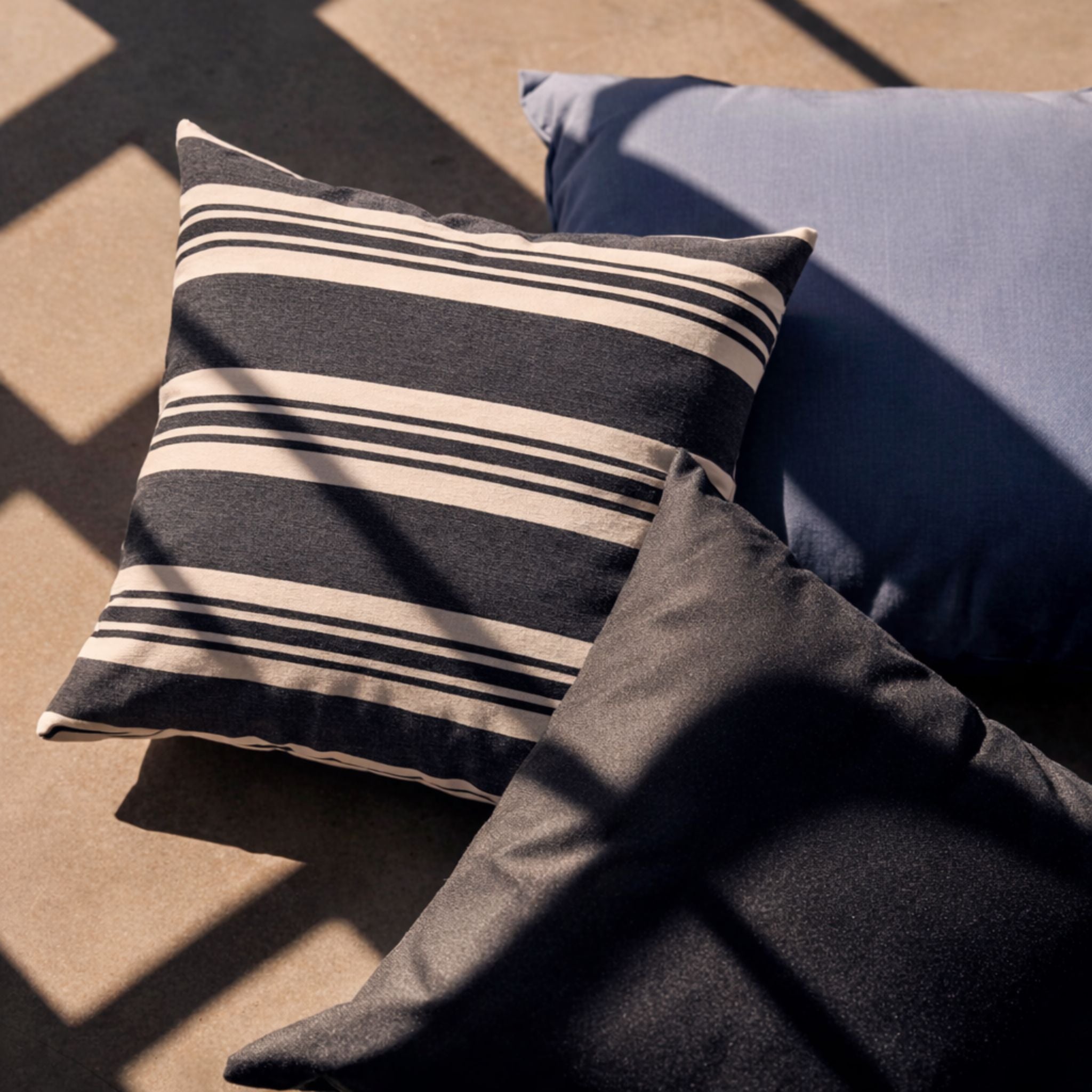 Outdoor-Kissen 50x50 - Navy gestreift