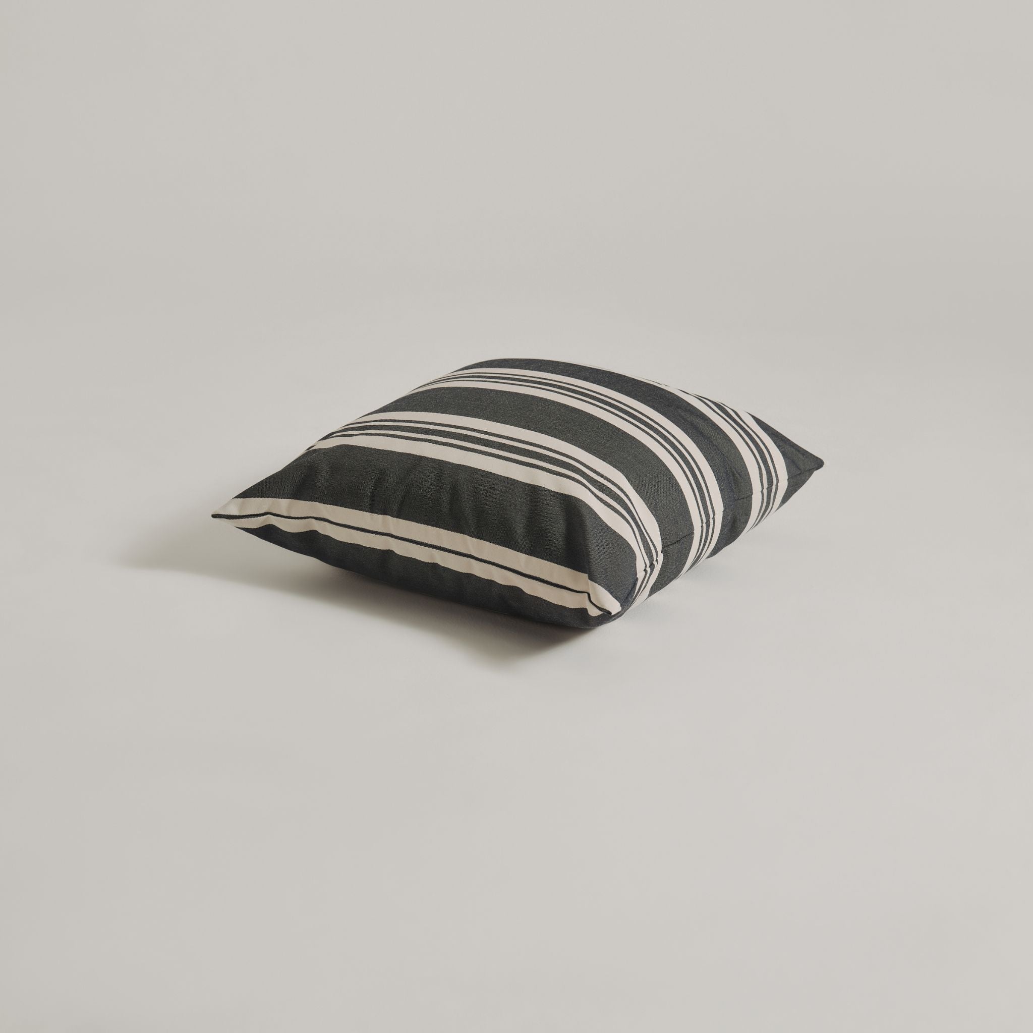 Outdoor-Kissen 50x50 - Navy gestreift