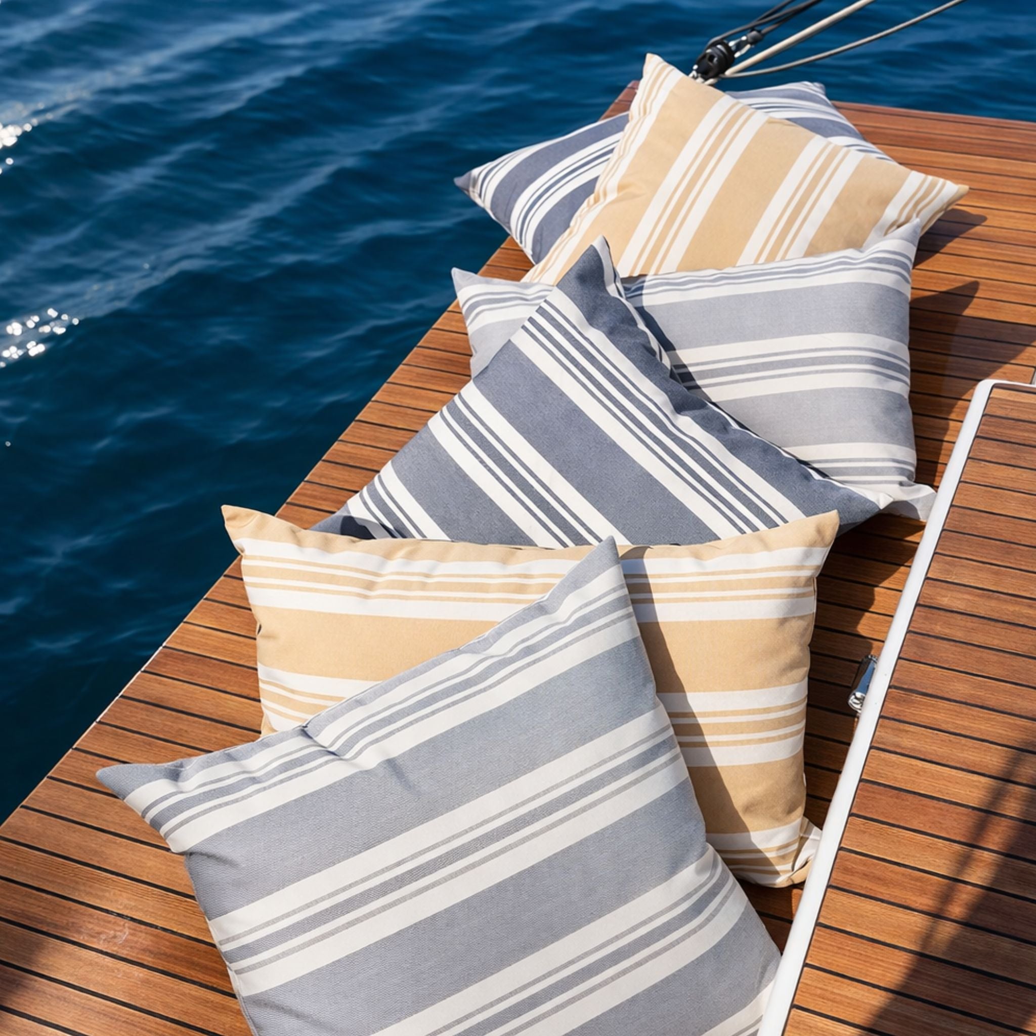 Outdoor-Kissen 50x50 - Beige gestreift