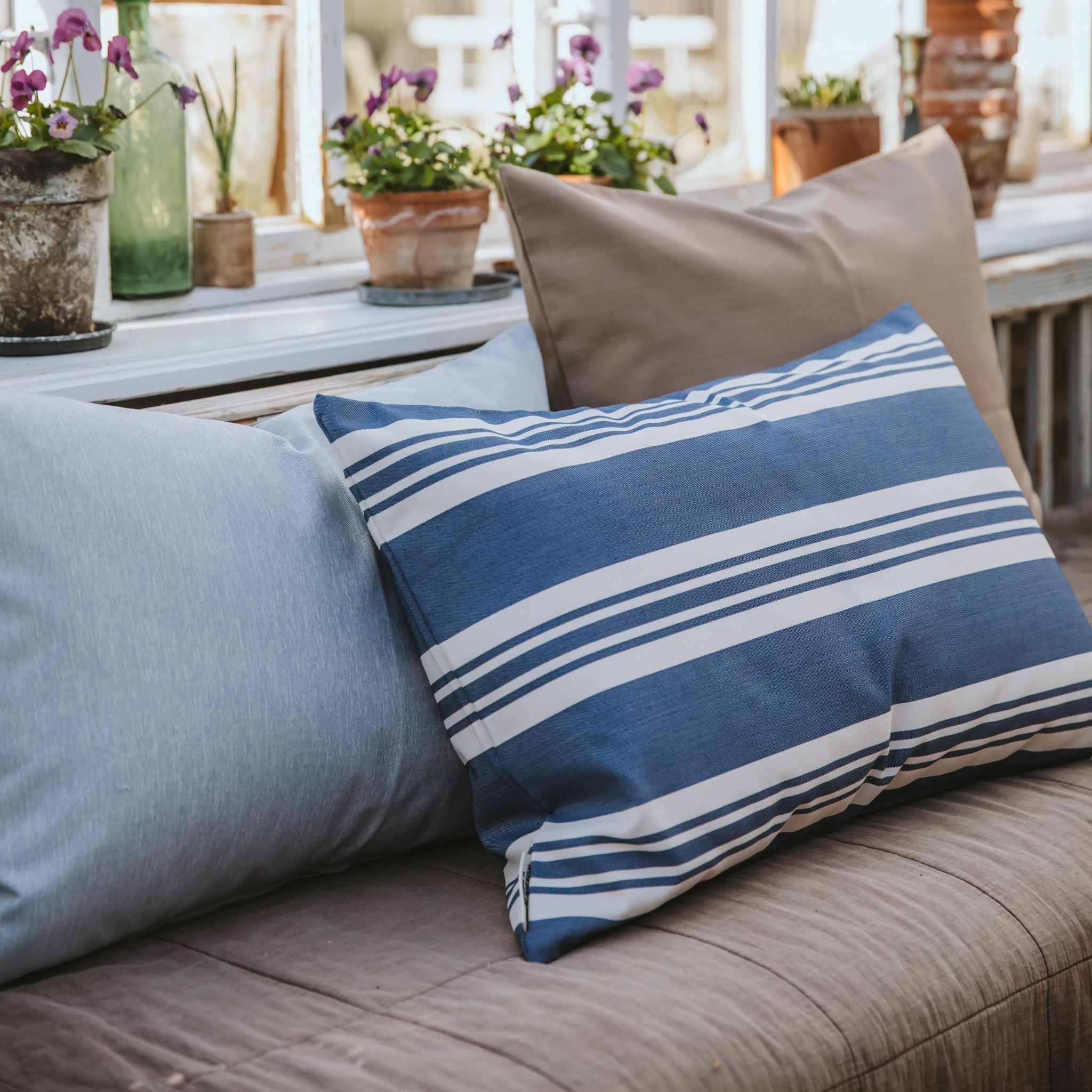 Outdoor-Kissen 40x60 - Blau gestreift (Auslaufende Farbe)
